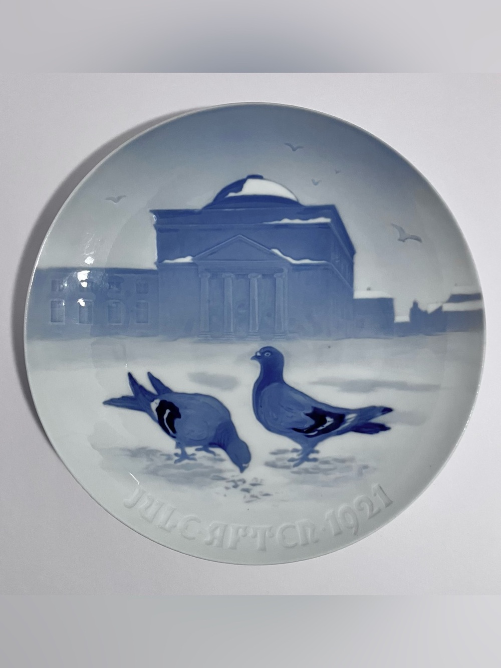 Antique 1921 CHRISTMAS PLATE / Bing & Grondahl / CHRISTIANSBORG CHAPEL & Pigeons